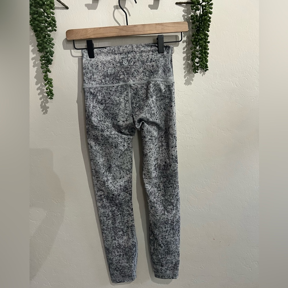 Lululemon Wunder Under Hi-Rise 7/8 Tight 25" size 2